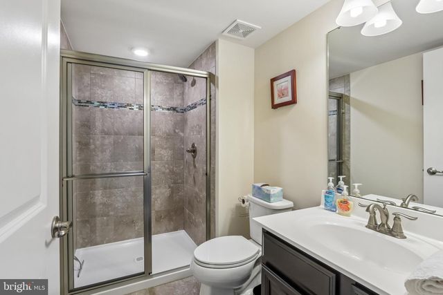 318 QUARRY POINT RD, Malvern, PA 19355
