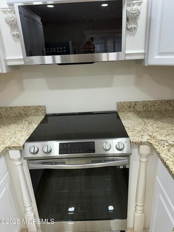 144B Farrington Court, Lakewood, NJ 08701