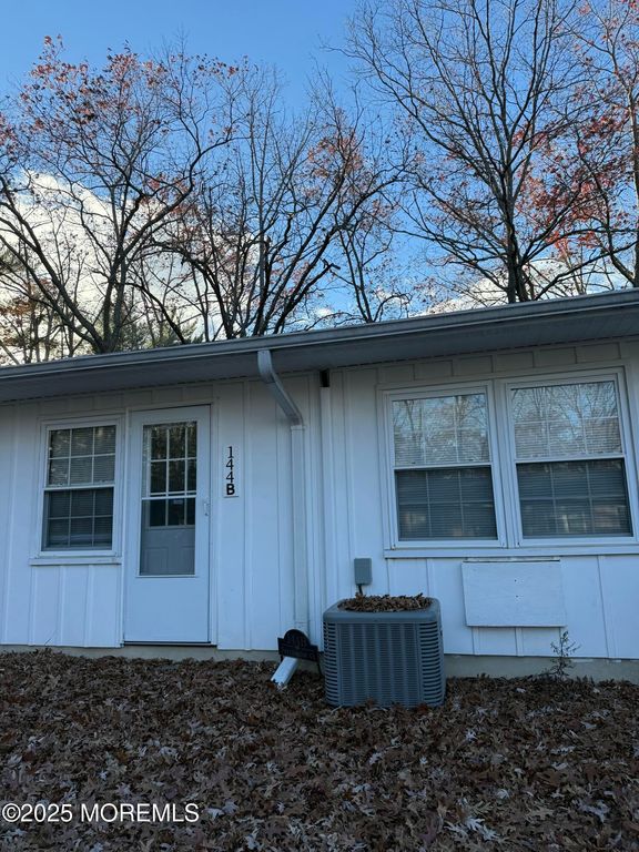 144B Farrington Court, Lakewood, NJ 08701