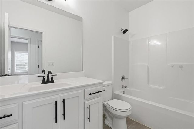 204 S MARIMACK Court, Kearney, MO 64040