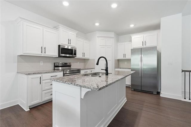 204 S MARIMACK Court, Kearney, MO 64040
