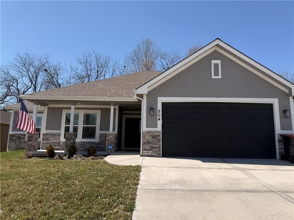 204 S MARIMACK Court, Kearney, MO 64040