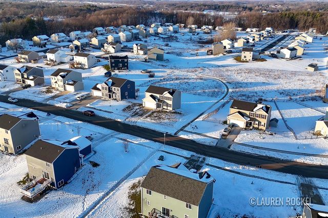 433 Oak View Drive, Middleville, MI 49333