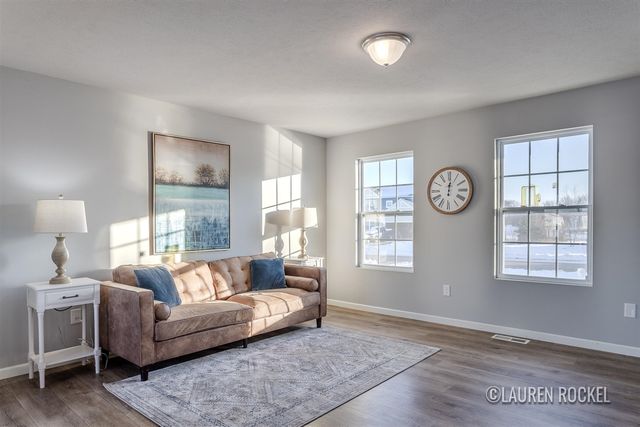 433 Oak View Drive, Middleville, MI 49333