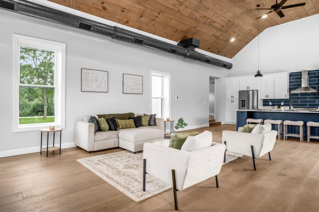 3351 Georgesville Wrightsville Road, Grove City, OH 43123