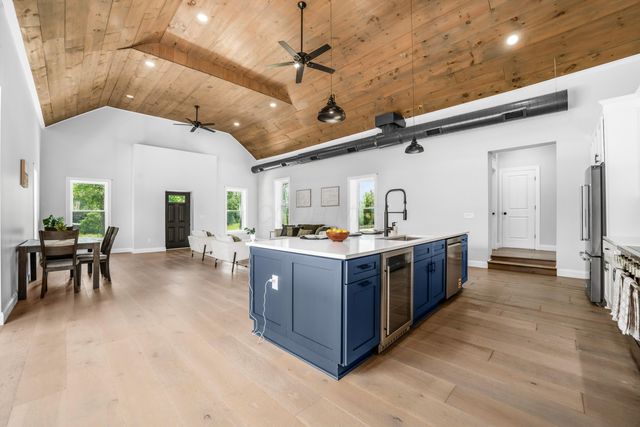 3351 Georgesville Wrightsville Road, Grove City, OH 43123