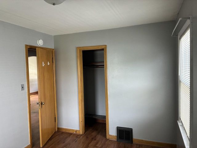 3906 S Kirkwood AVENUE, Saint Francis, WI 53235