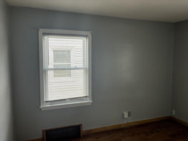3906 S Kirkwood AVENUE, Saint Francis, WI 53235