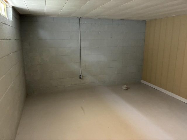 3906 S Kirkwood AVENUE, Saint Francis, WI 53235