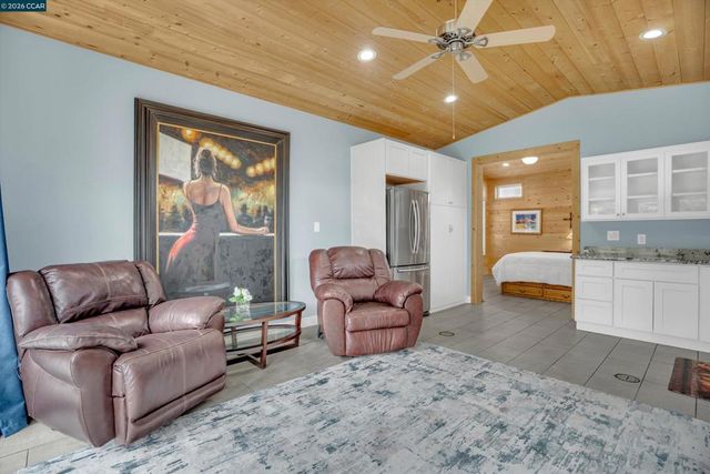 1579 Farm Bureau Rd, Concord, CA 94519