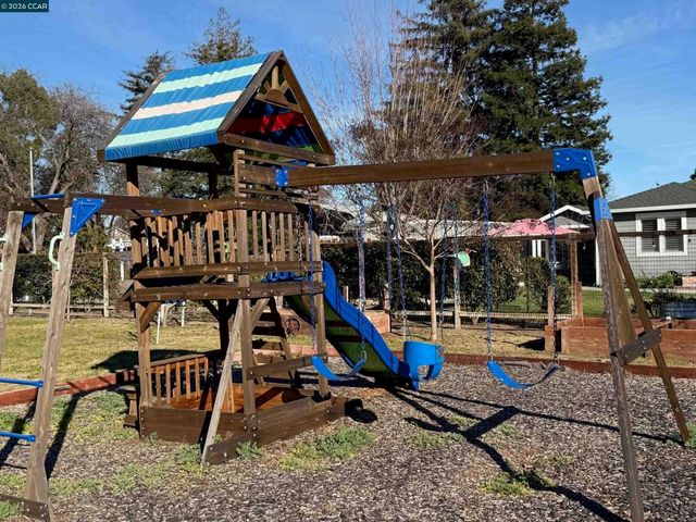 1579 Farm Bureau Rd, Concord, CA 94519