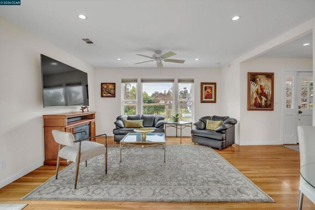 1579 Farm Bureau Rd, Concord, CA 94519