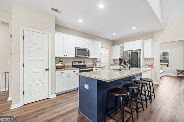 240 Oakwood Drive, Commerce, GA 30529