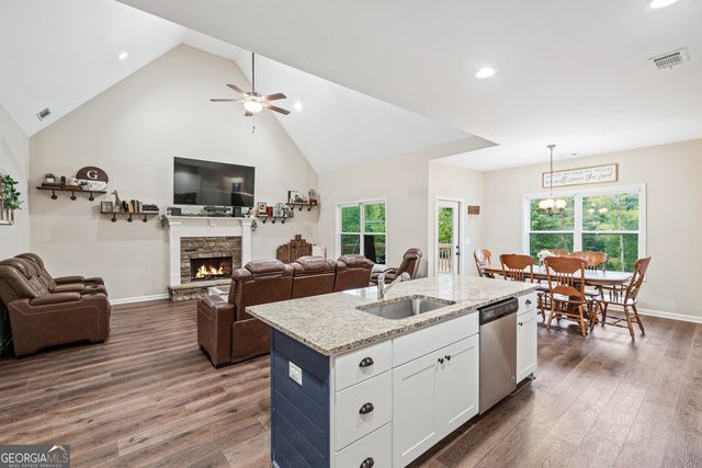 240 Oakwood Drive, Commerce, GA 30529