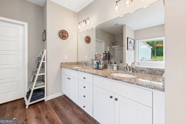 240 Oakwood Drive, Commerce, GA 30529