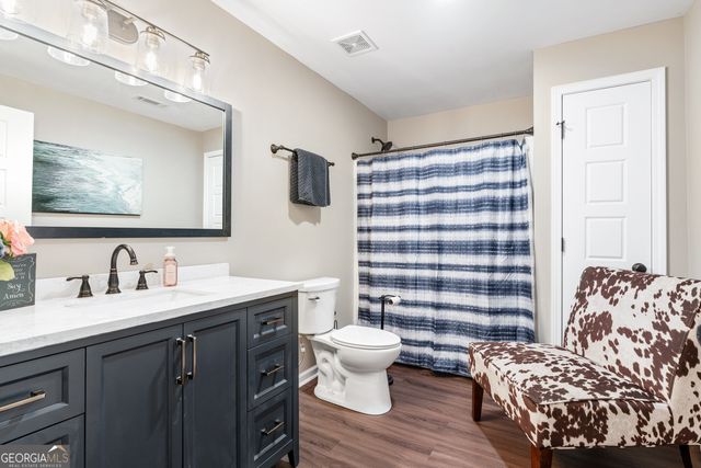 240 Oakwood Drive, Commerce, GA 30529