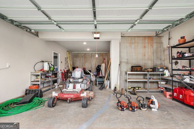 240 Oakwood Drive, Commerce, GA 30529