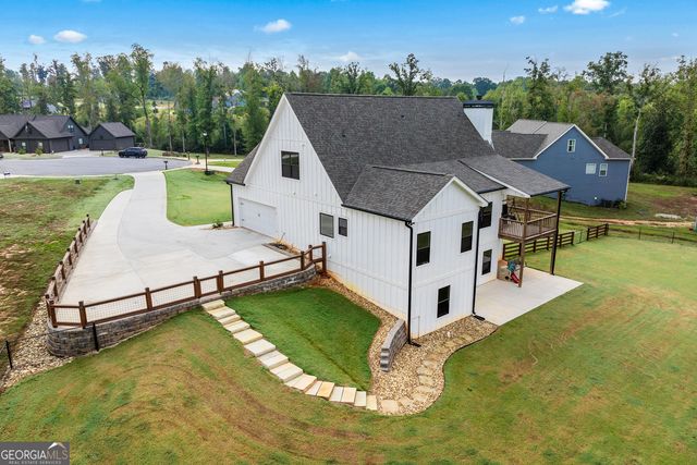 240 Oakwood Drive, Commerce, GA 30529