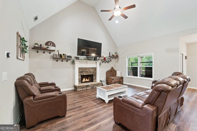 240 Oakwood Drive, Commerce, GA 30529