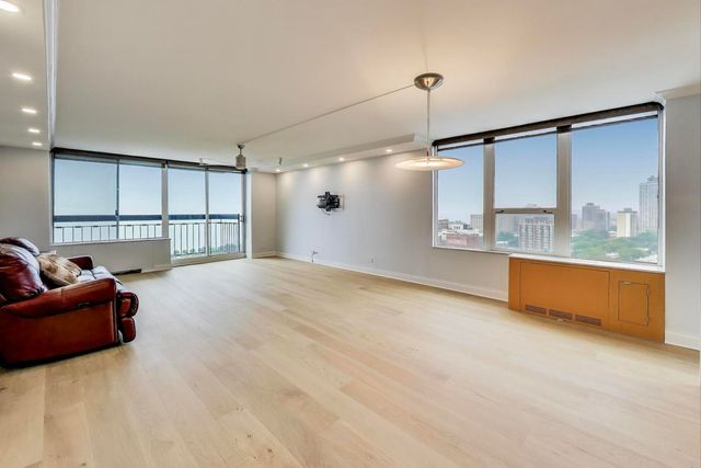 5201 S Cornell Avenue 20E, Chicago, IL 60615