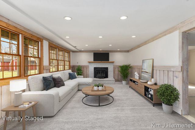 7544 Thornapple River Drive, Caledonia, MI 49316