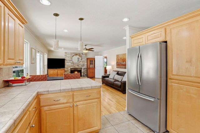 27412 Vista Del Toro Place, Salinas, CA 93908