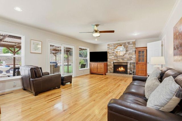 27412 Vista Del Toro Place, Salinas, CA 93908