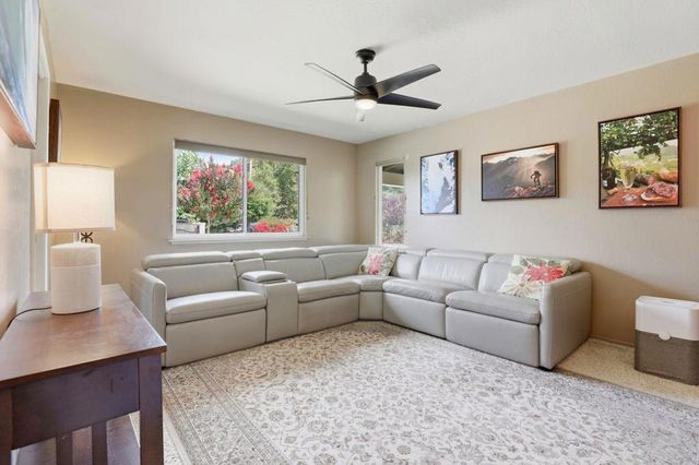 27412 Vista Del Toro Place, Salinas, CA 93908