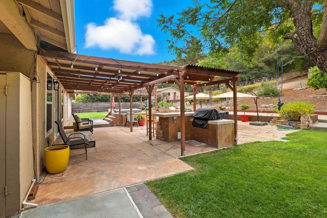 27412 Vista Del Toro Place, Salinas, CA 93908