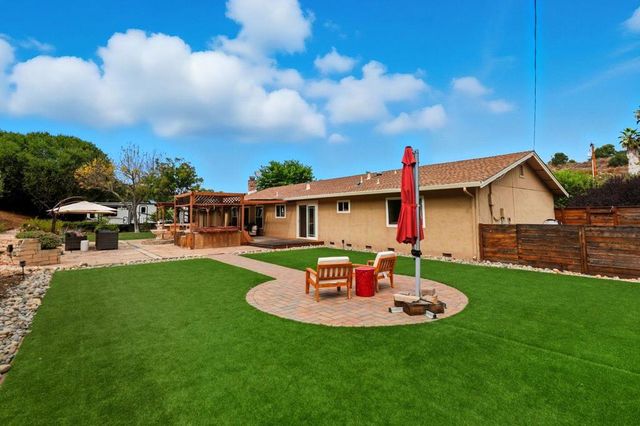 27412 Vista Del Toro Place, Salinas, CA 93908