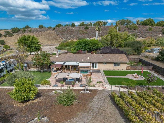 27412 Vista Del Toro Place, Salinas, CA 93908