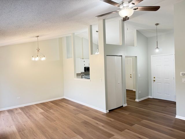 503 Lasalle Lane 503, Buffalo Grove, IL 60089