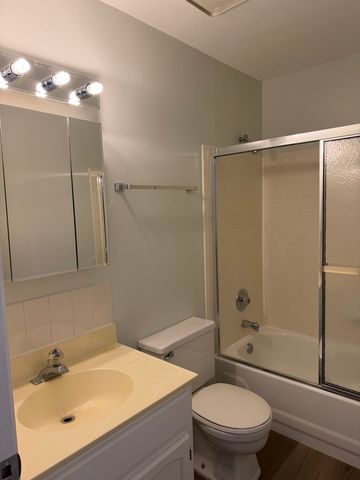 503 Lasalle Lane 503, Buffalo Grove, IL 60089