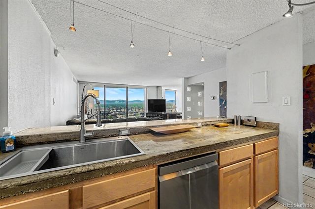 1020 15th Street 33A, Denver, CO 80202
