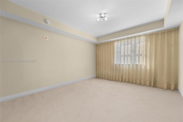 20000 E Country Club Dr 1002, Aventura, FL 33180