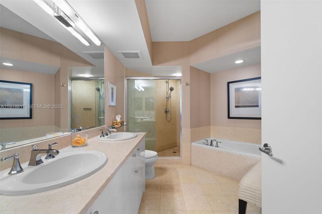 20000 E Country Club Dr 1002, Aventura, FL 33180