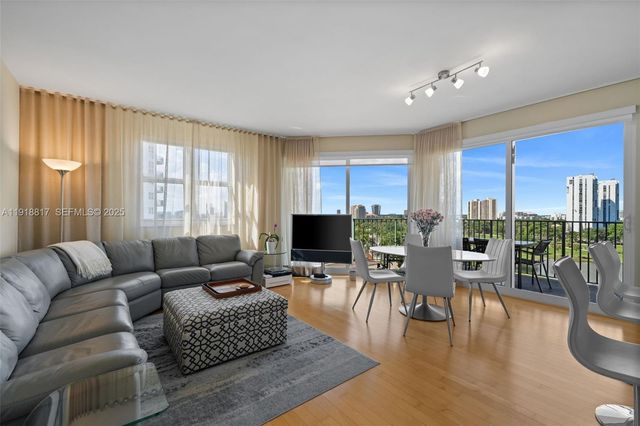 20000 E Country Club Dr 1002, Aventura, FL 33180