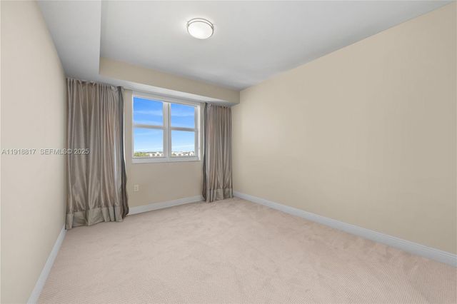 20000 E Country Club Dr 1002, Aventura, FL 33180