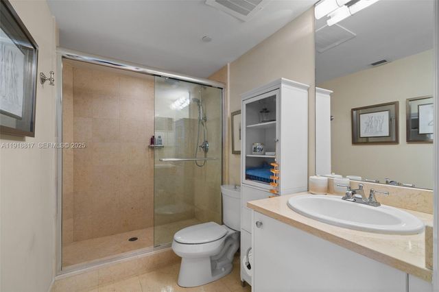 20000 E Country Club Dr 1002, Aventura, FL 33180