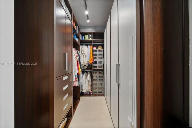 20000 E Country Club Dr 1002, Aventura, FL 33180