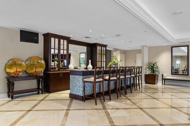 20000 E Country Club Dr 1002, Aventura, FL 33180