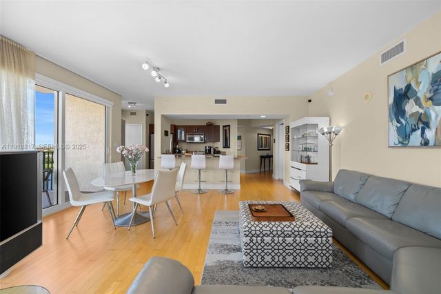 20000 E Country Club Dr 1002, Aventura, FL 33180