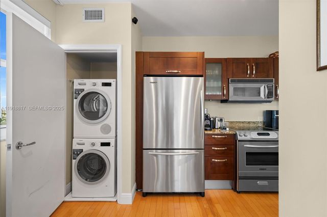 20000 E Country Club Dr 1002, Aventura, FL 33180