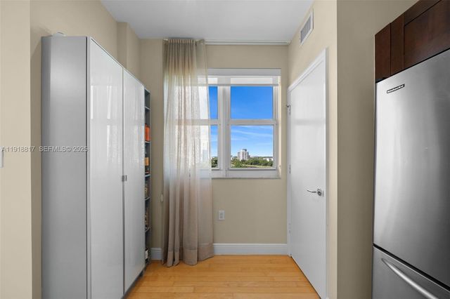 20000 E Country Club Dr 1002, Aventura, FL 33180