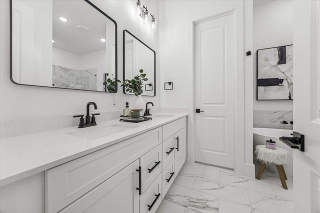 5616 Azores, Houston, TX 77091