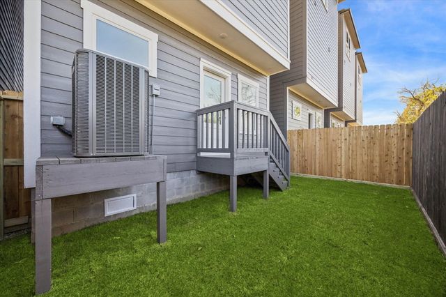 5616 Azores, Houston, TX 77091