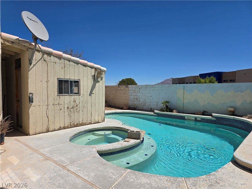 2042 Shannon Christine Drive, Las Vegas, NV 89104 — photo 2