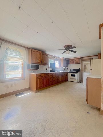 403 CHAIRVILLE RD, Southampton, NJ 08088