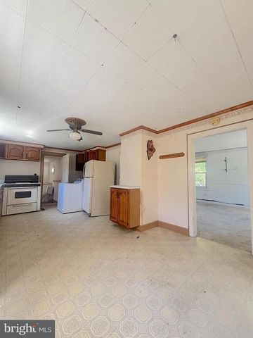 403 CHAIRVILLE RD, Southampton, NJ 08088