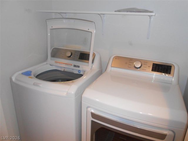 10420 September Flower Street, Las Vegas, NV 89183